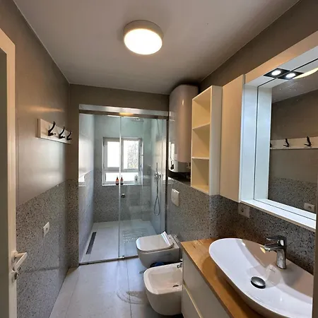 Boulevard Close To Center