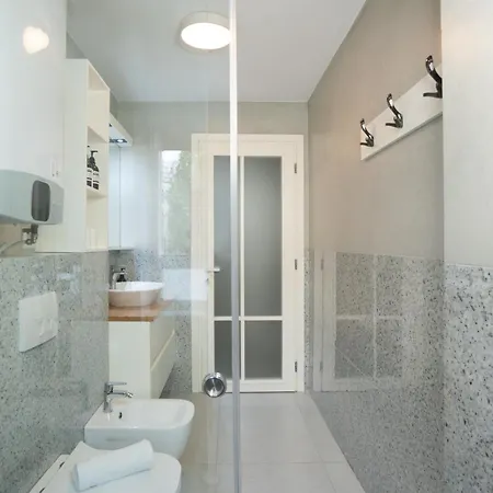 Boulevard Close To Center *