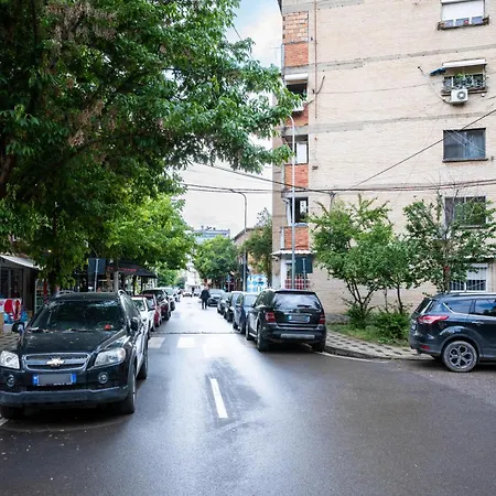 Boulevard Close To Center شقة تيرانا