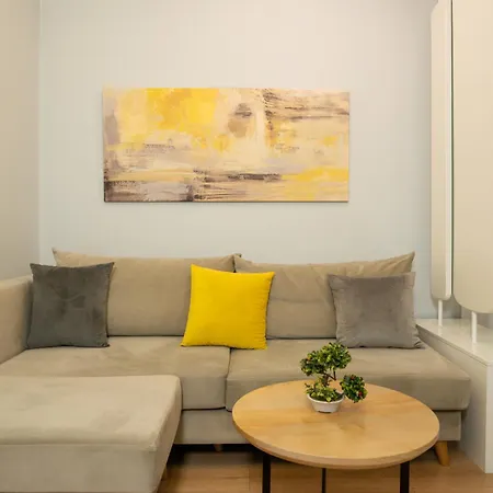 Boulevard Close To Center Апартаменты *