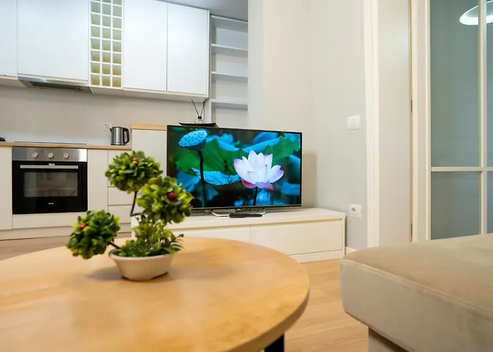 Boulevard Close To Center Апартаменты Тирана